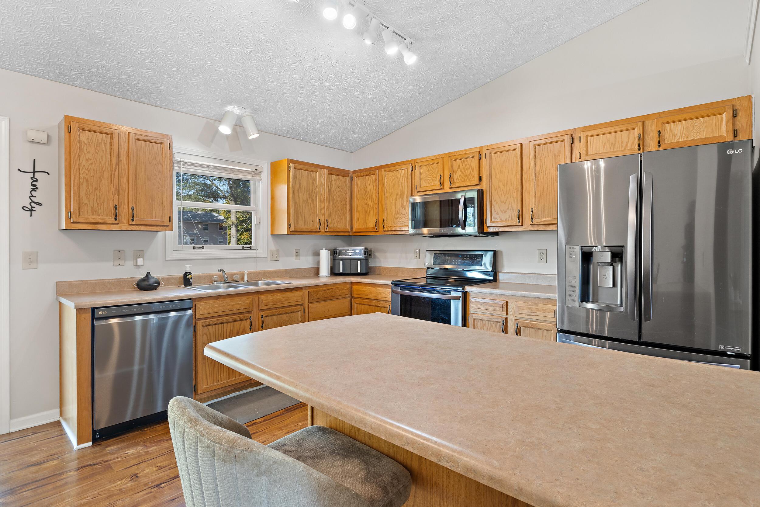 3660 1st Avenue, Urbancrest, Ohio image 6