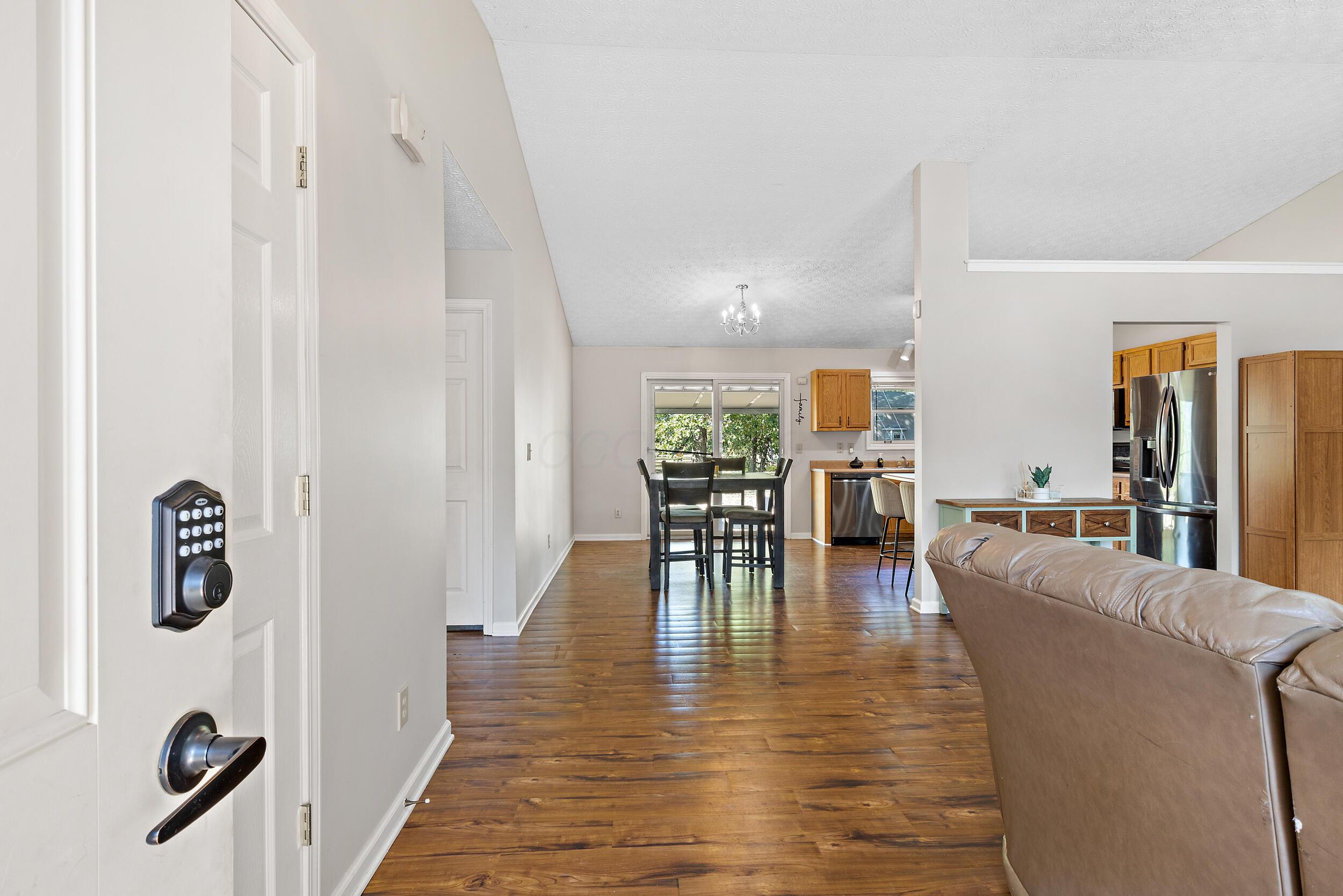 3660 1st Avenue, Urbancrest, Ohio image 3