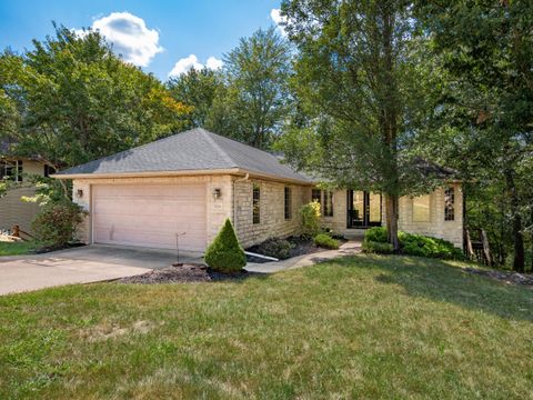 Photo of 606 Kimberly Court, Heath, OH 43056 (MLS # 225034353)
