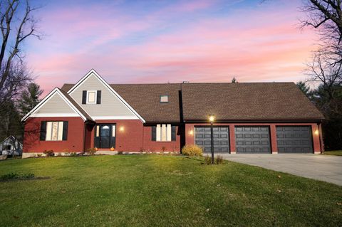 Photo of 624 Aberfelda Drive, Springfield, OH 45504 (MLS # 225044174)