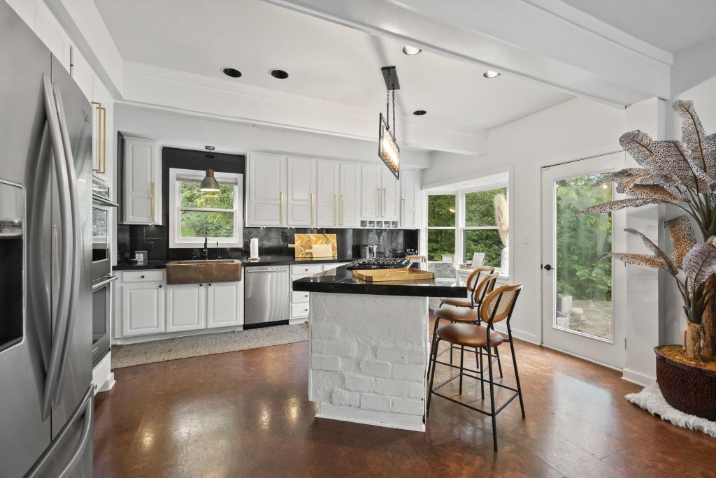 Photo of 7827 Riverside Drive, Dublin, OH 43016 (MLS # 226033303)