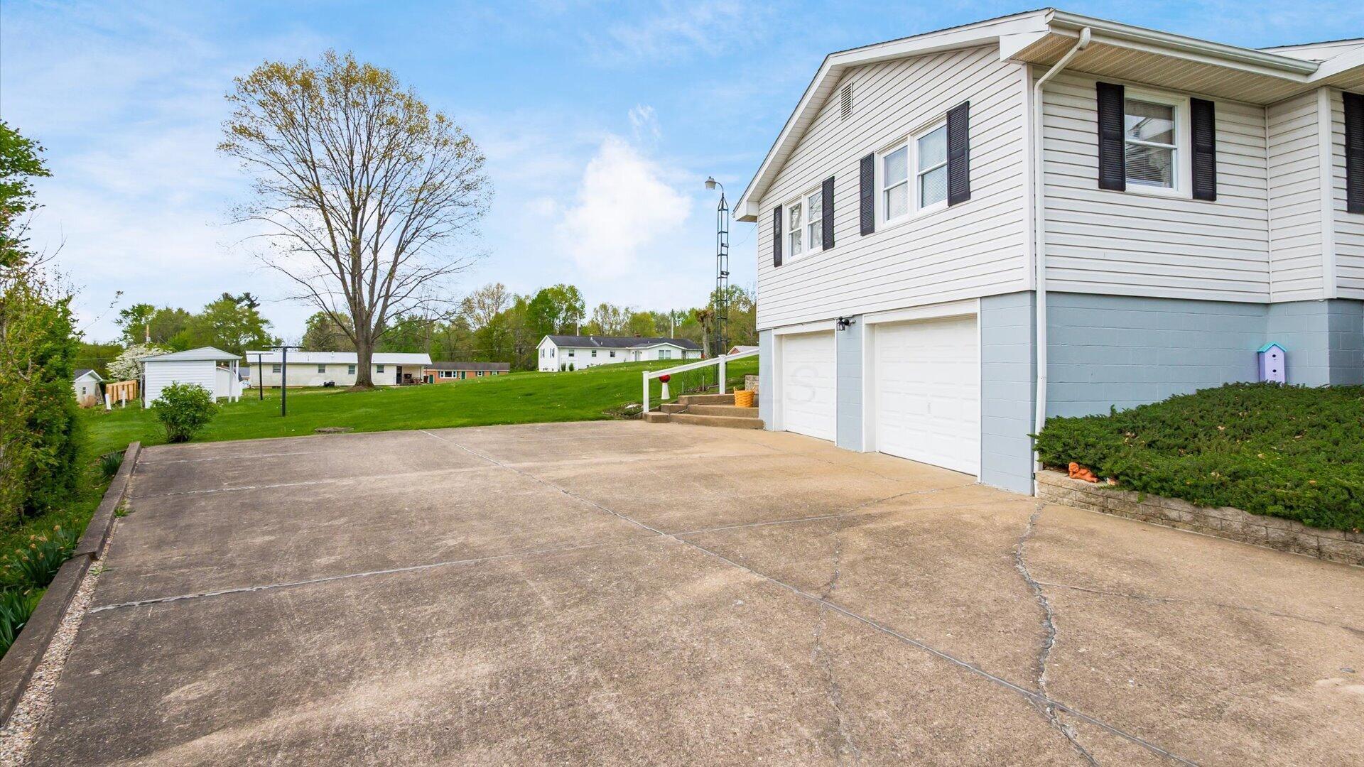 118 S Willow Drive