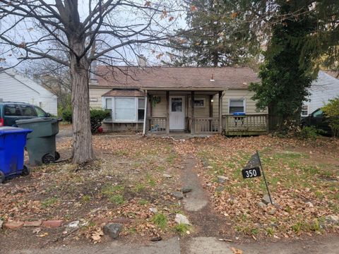 Photo of 350 S Hampton Road, Columbus, OH 43213 (MLS # 225044511)