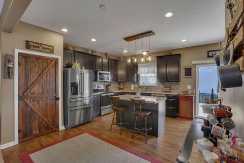 Tiny photo for 1552 Mary Lou Drive, Pataskala, OH 43062 (MLS # 226007226)