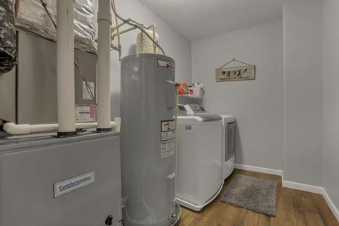 Tiny photo for 1552 Mary Lou Drive, Pataskala, OH 43062 (MLS # 226007226)