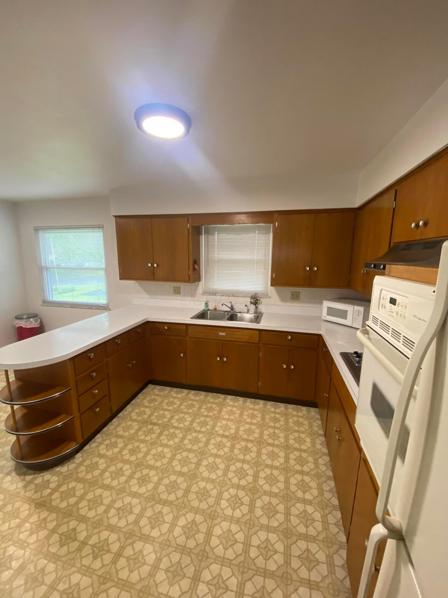 1616 Sale Road, Columbus, Ohio image 13