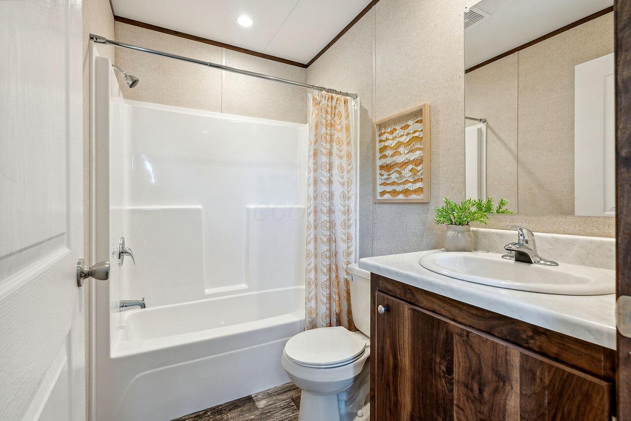 1330 Hanover Road #206, Delaware, Ohio image 2