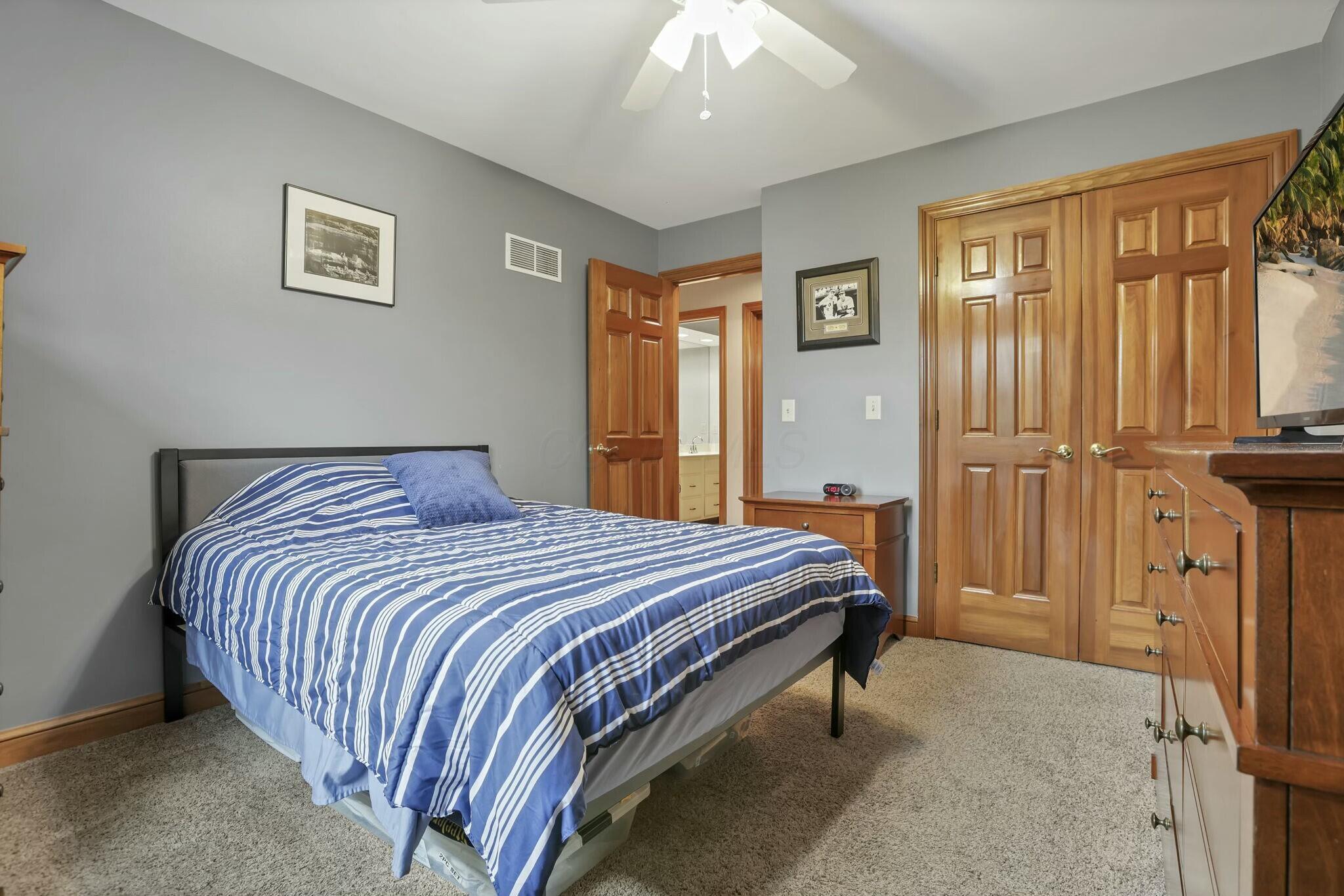 8823 Chateau Drive, Pickerington, Ohio image 43