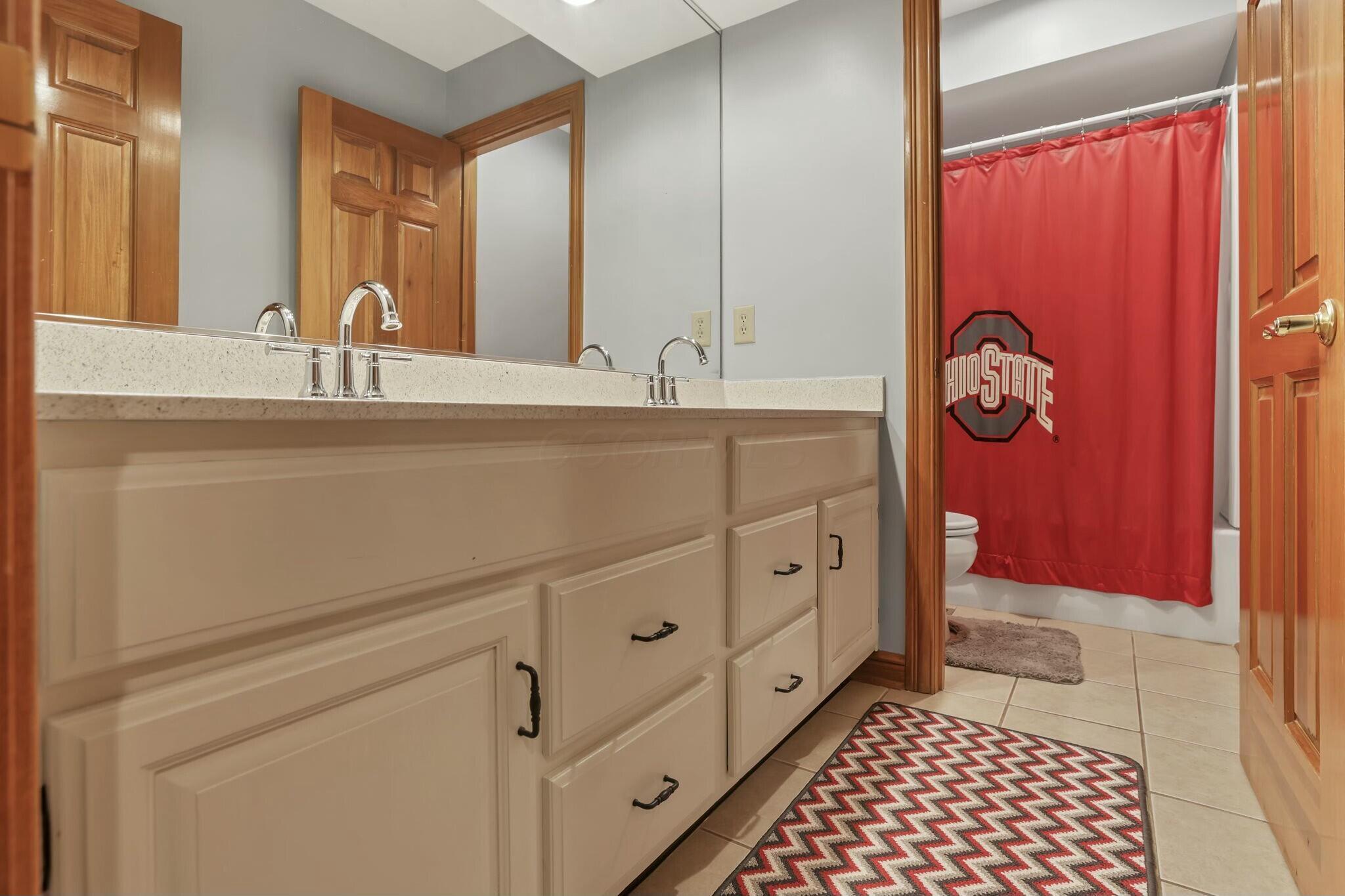8823 Chateau Drive, Pickerington, Ohio image 46
