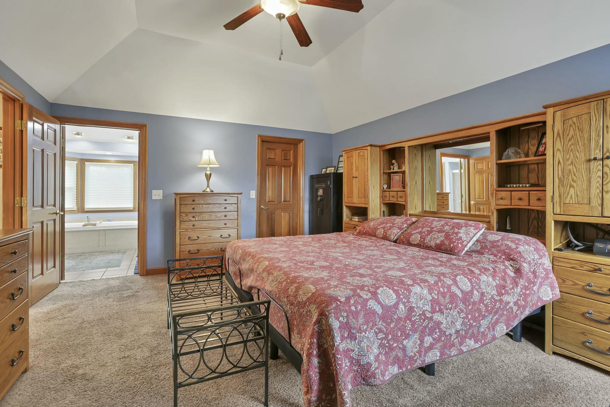 8823 Chateau Drive, Pickerington, Ohio image 33