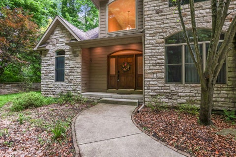 Photo of 256 Pinehurst Drive, Granville, OH 43023 (MLS # 226037303)