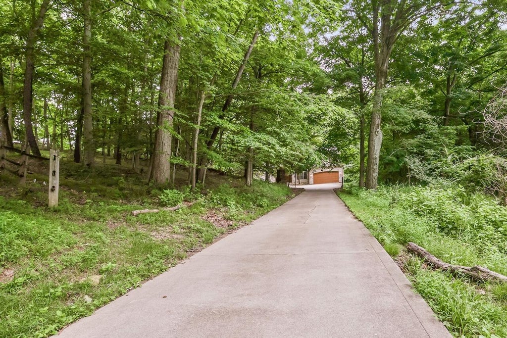 Photo of 256 Pinehurst Drive, Granville, OH 43023 (MLS # 226037303)