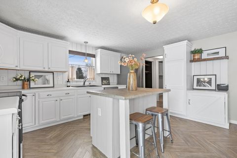 Tiny photo for 12019 Dunham Road, Mount Vernon, OH 43050 (MLS # 226003202)