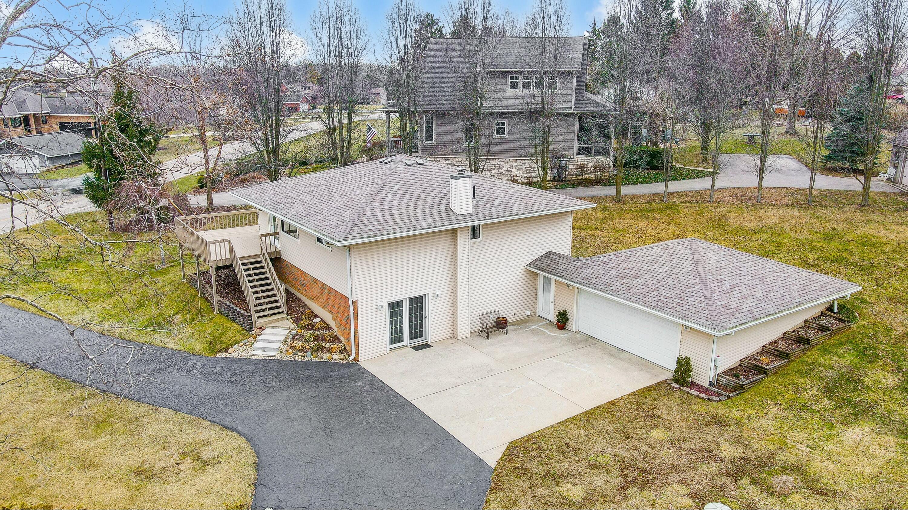 1290 Chickasaw Drive, London, Ohio image 9