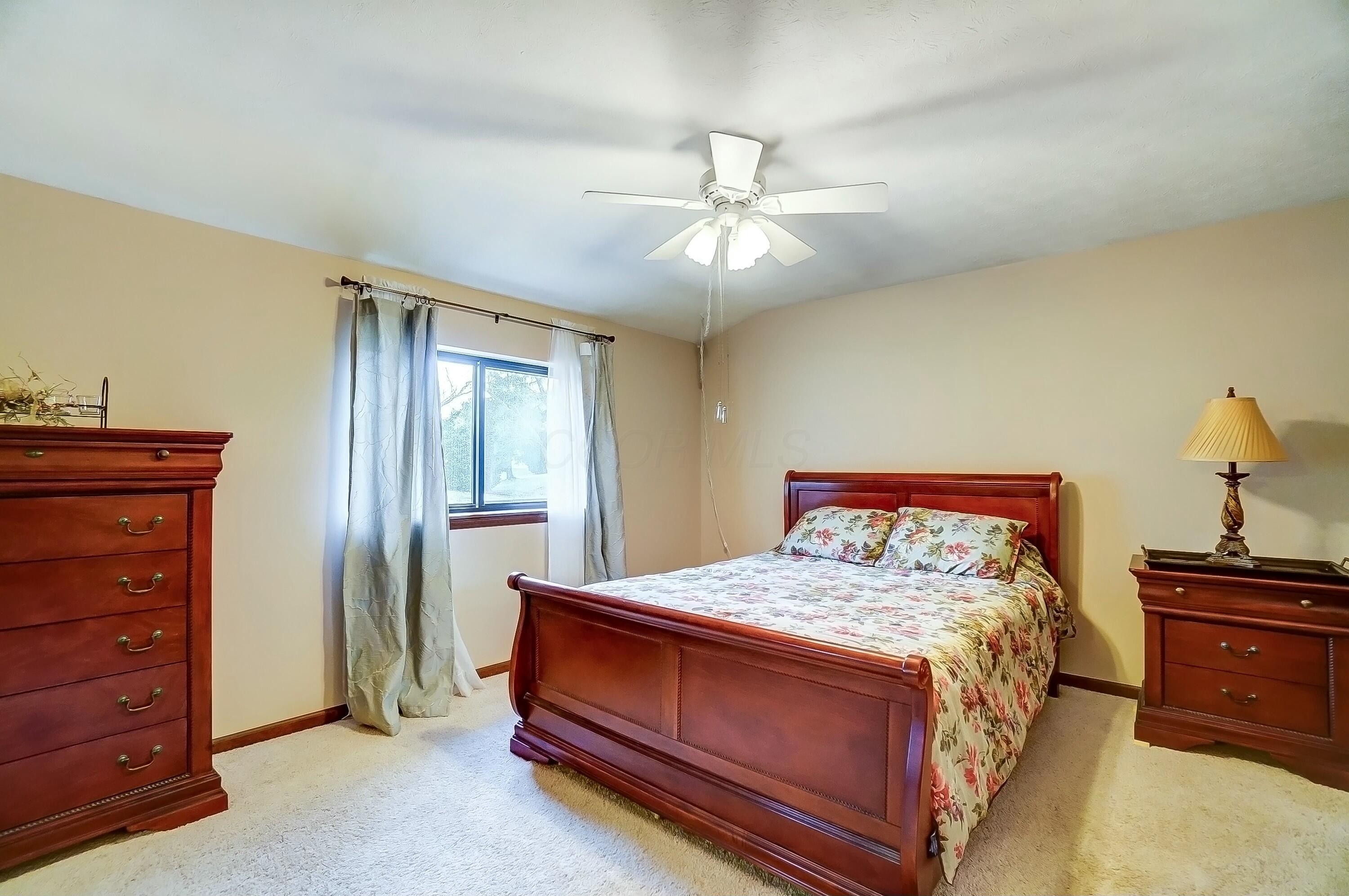 1290 Chickasaw Drive, London, Ohio image 38