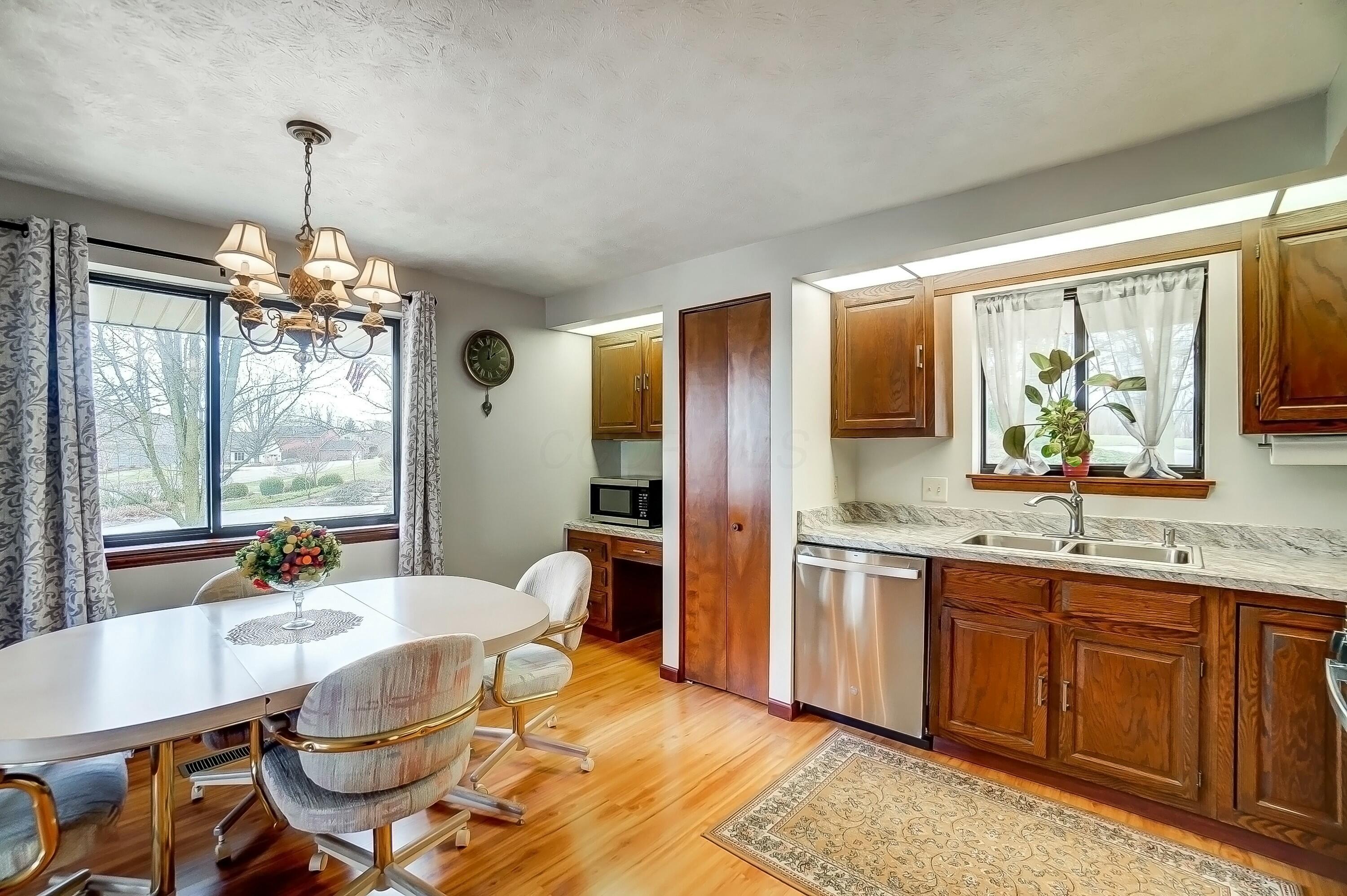 1290 Chickasaw Drive, London, Ohio image 35