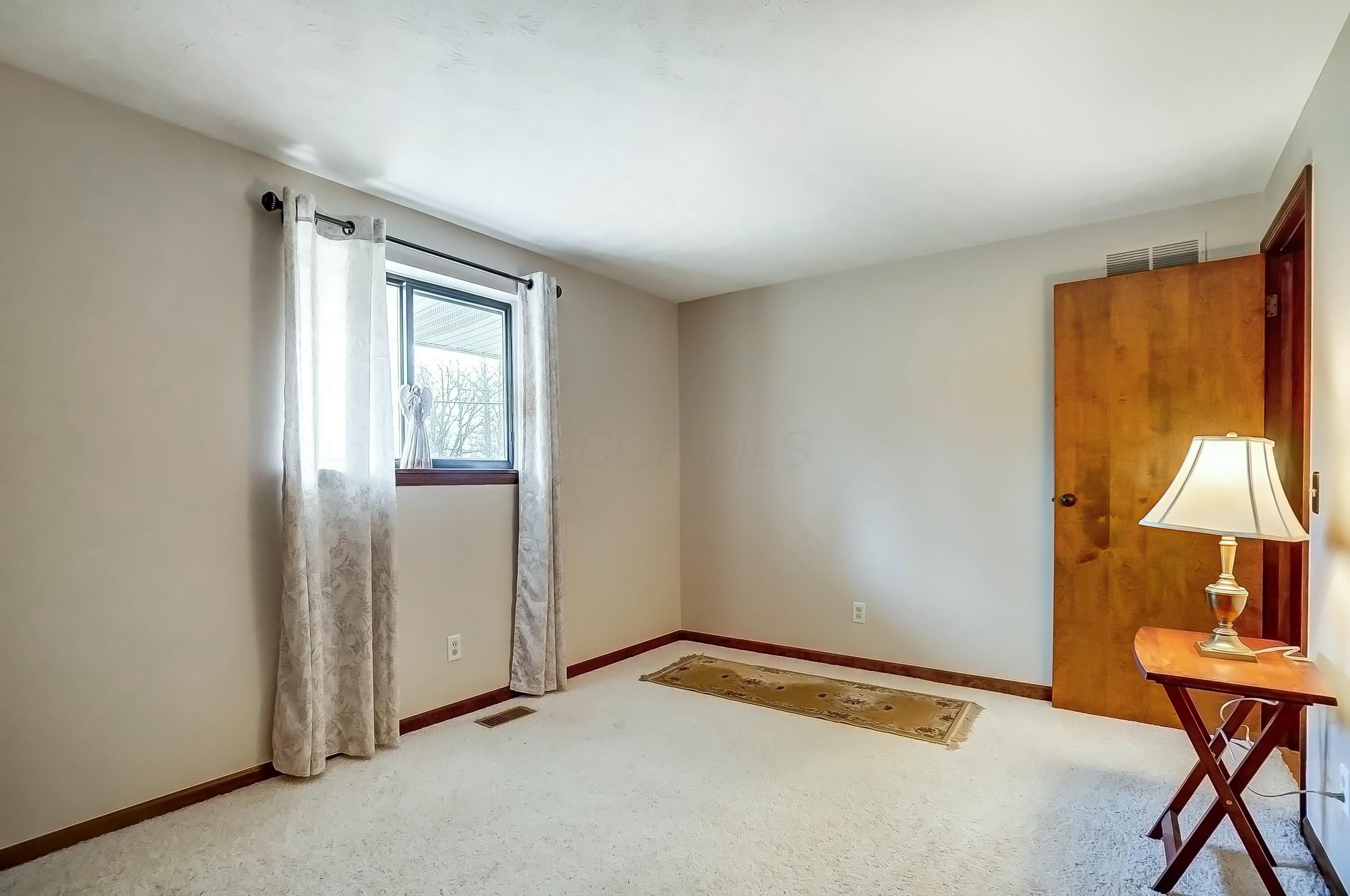 1290 Chickasaw Drive, London, Ohio image 43