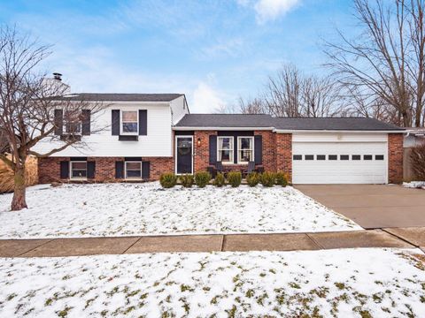 Photo of 3691 Cannongate Drive, Columbus, OH 43228 (MLS # 226005239)