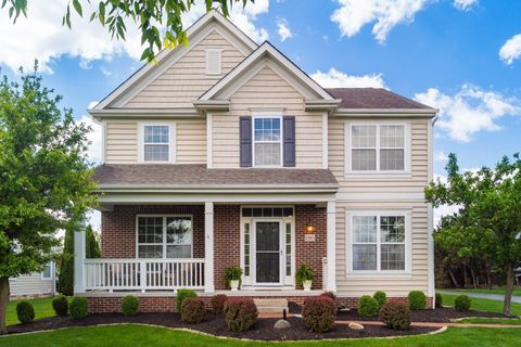 Photo of 1363 Pinnacle Club Drive, Grove City, OH 43123 (MLS # 226013071)