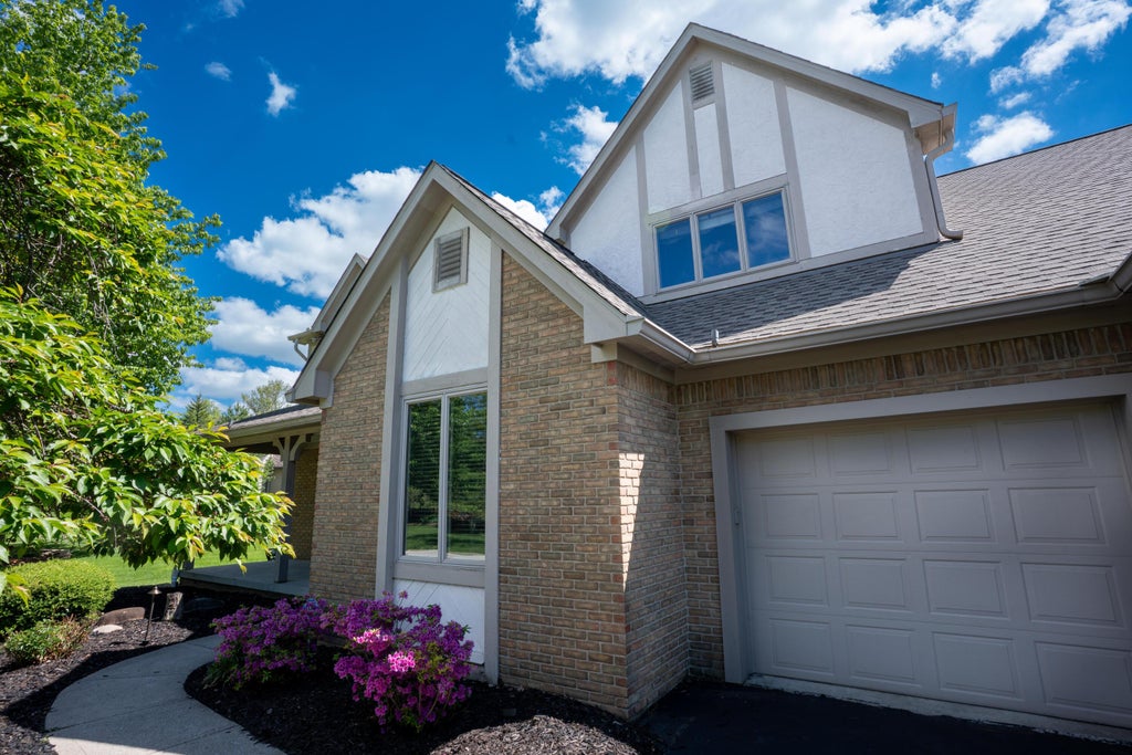 Photo of 6157 Inverurie Drive E, Dublin, OH 43017 (MLS # 226016245)