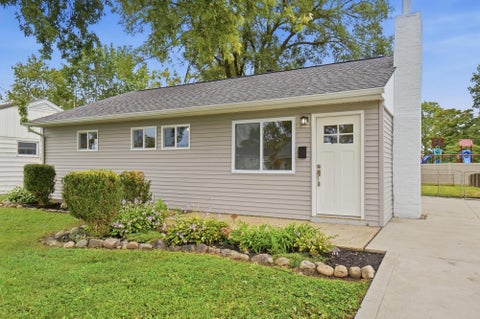 Tiny photo for 4356 Robin Street, Grove City, OH 43123 (MLS # 226036265)