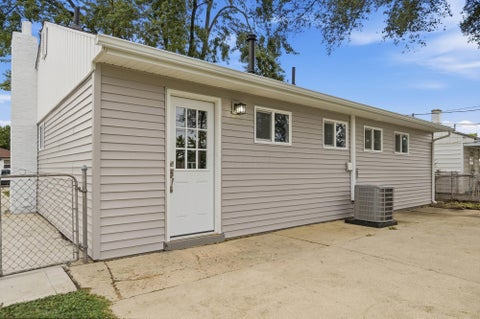 Tiny photo for 4356 Robin Street, Grove City, OH 43123 (MLS # 226036265)