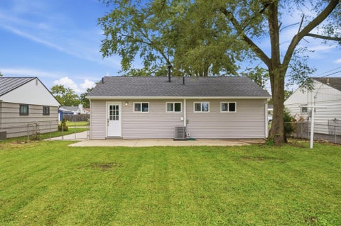 Tiny photo for 4356 Robin Street, Grove City, OH 43123 (MLS # 226036265)
