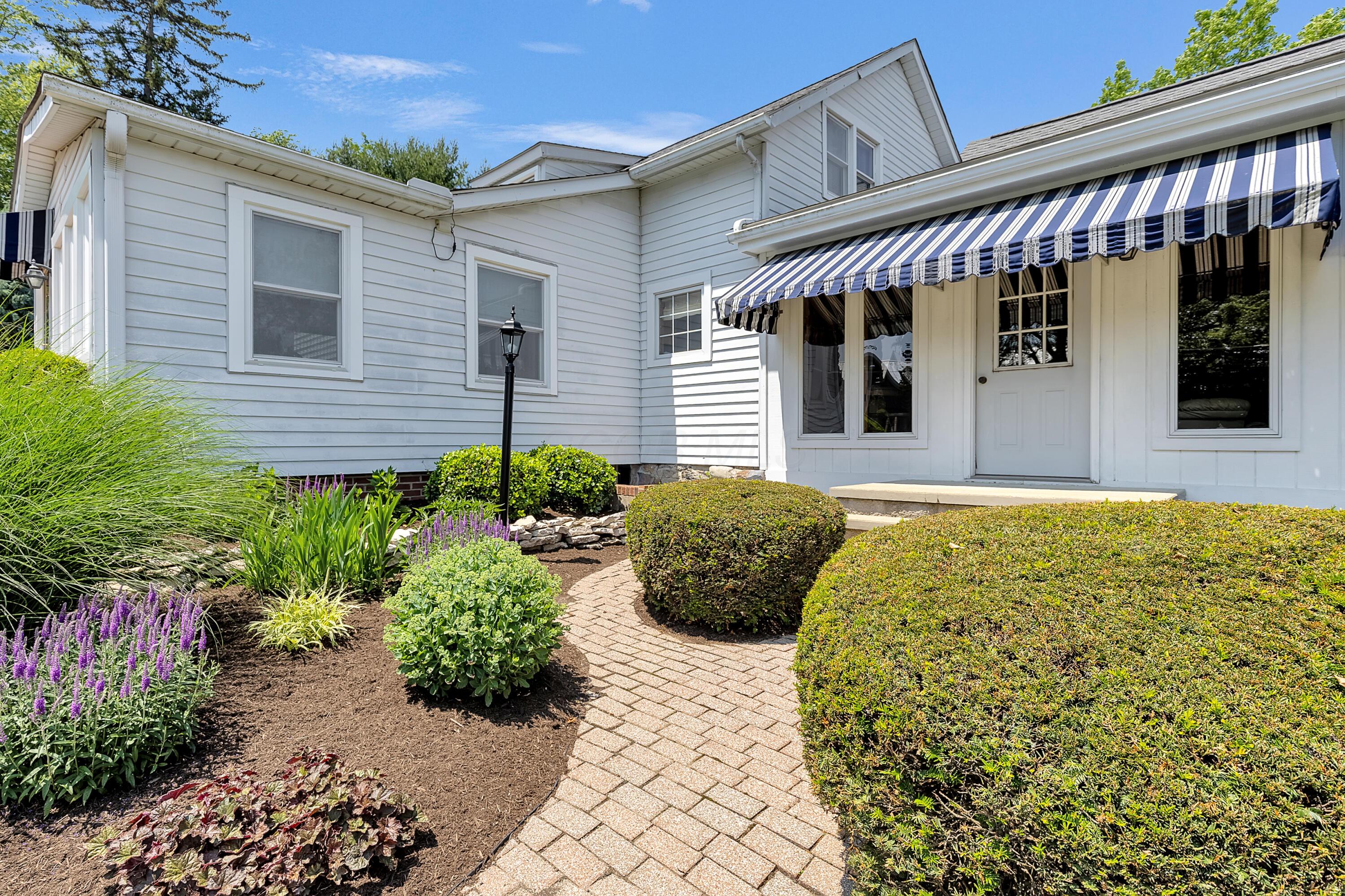Centerburg, Ohio, 43011, United States, 4 Bedrooms Bedrooms, ,3 BathroomsBathrooms,Residential,Contingent,2052110