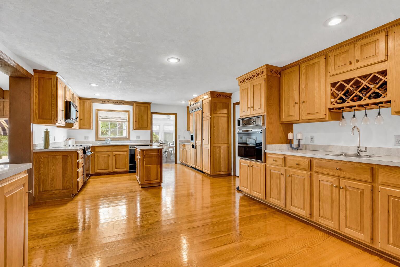 Centerburg, Ohio, 43011, United States, 4 Bedrooms Bedrooms, ,3 BathroomsBathrooms,Residential,Contingent,2052110