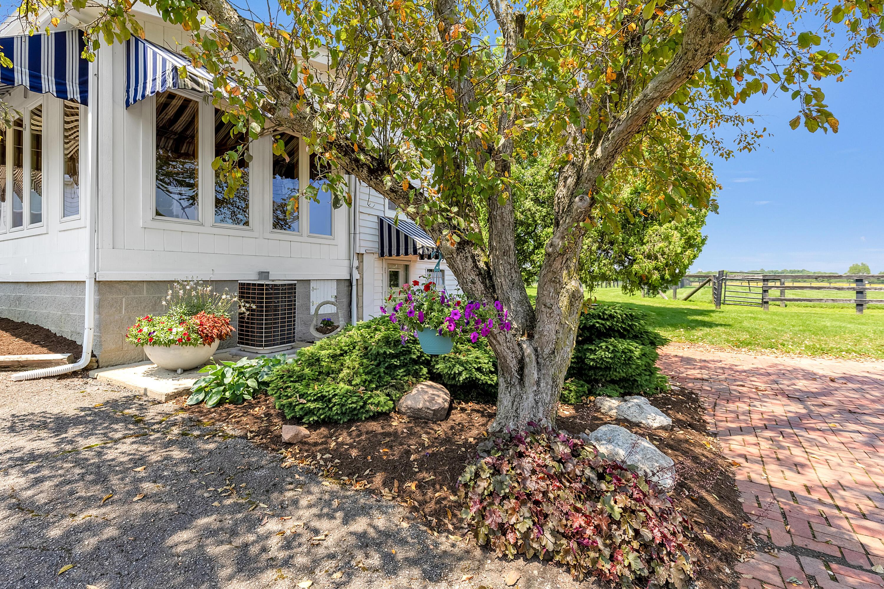 Centerburg, Ohio, 43011, United States, 4 Bedrooms Bedrooms, ,3 BathroomsBathrooms,Residential,Contingent,2052110