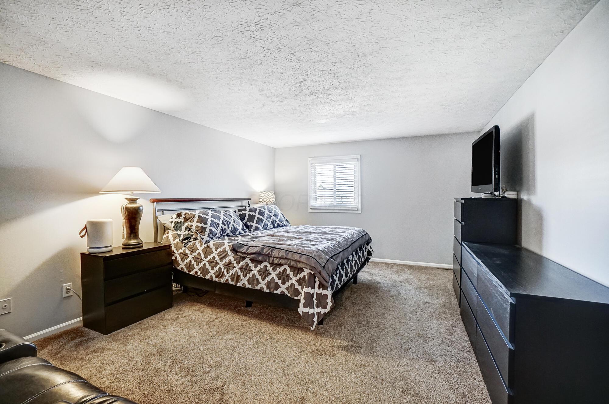 11730 Coventry Avenue, Pickerington, Ohio image 24