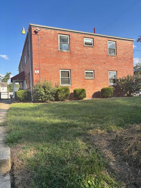 Photo of 34 N Hampton Road, Columbus, OH 43213 (MLS # 226006773)