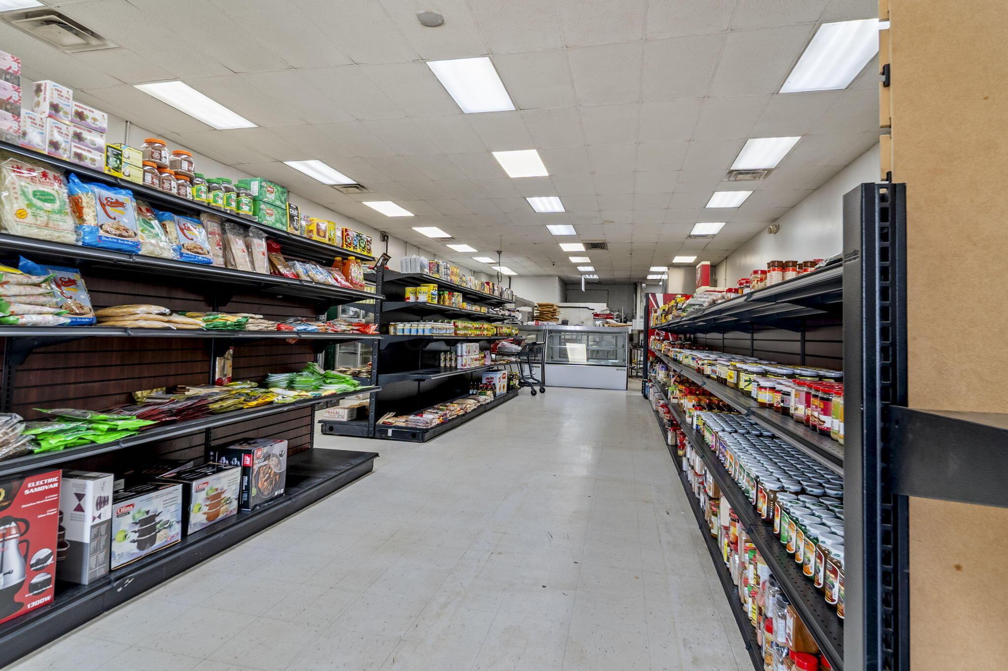 5676 Columbus Square