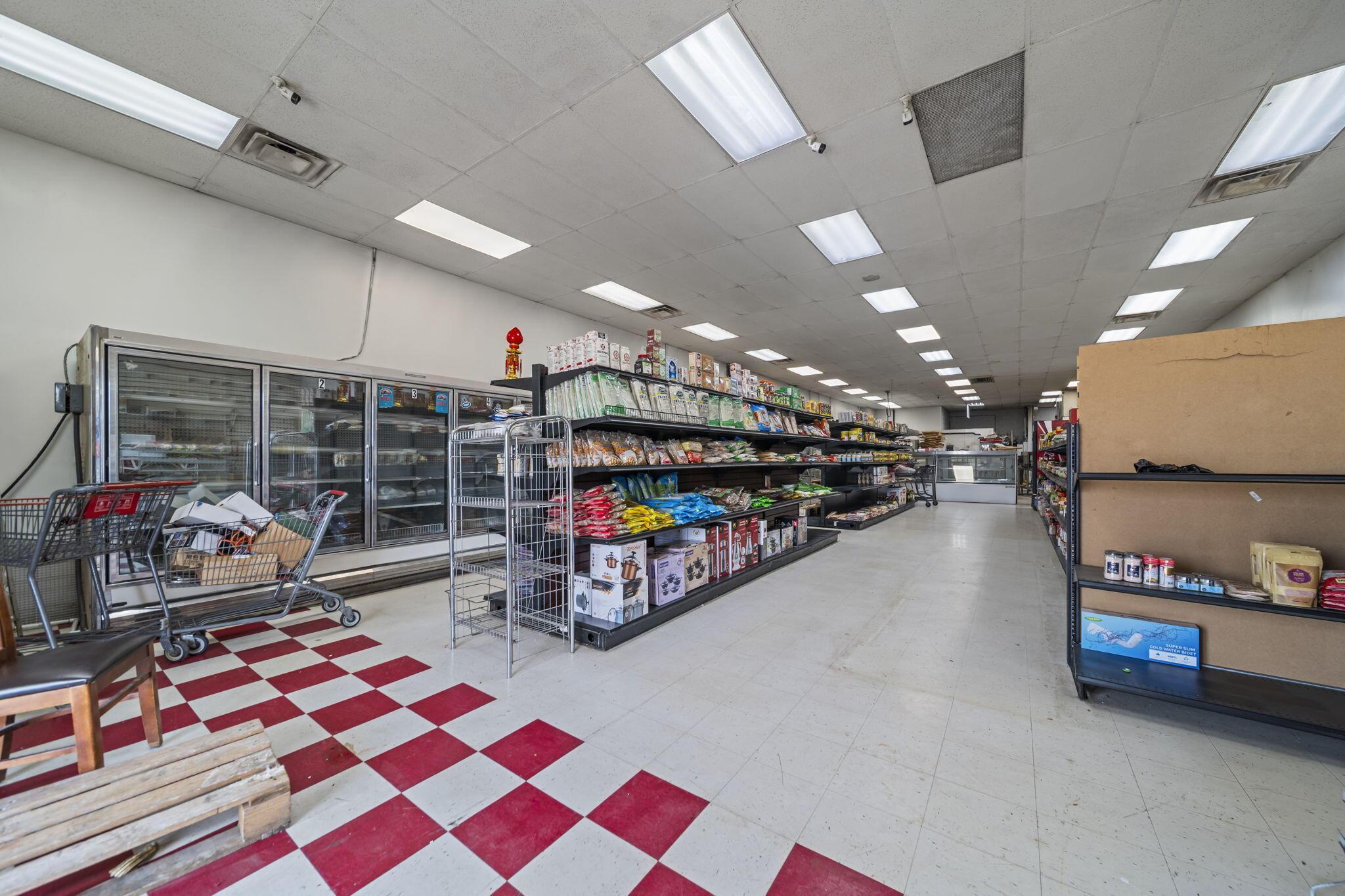 5676 Columbus Square