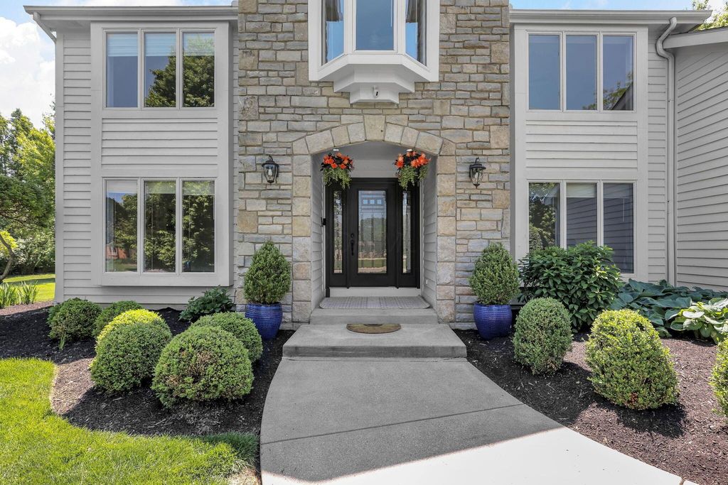 Photo of 2393 Cove Point Court, Powell, OH 43065 (MLS # 226017393)