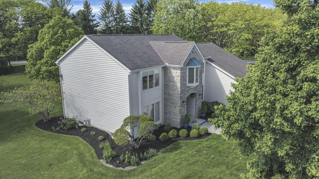 Photo of 2393 Cove Point Court, Powell, OH 43065 (MLS # 226017393)