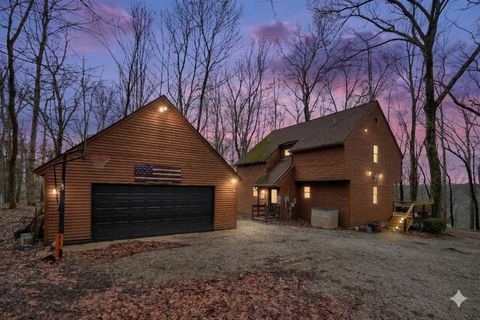 Photo of 592 Catawba Court, Sugar Grove, OH 43155 (MLS # 226008734)