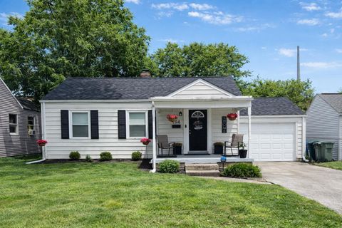 Photo of 194 N Kellner Road, Columbus, OH 43209 (MLS # 226004490)