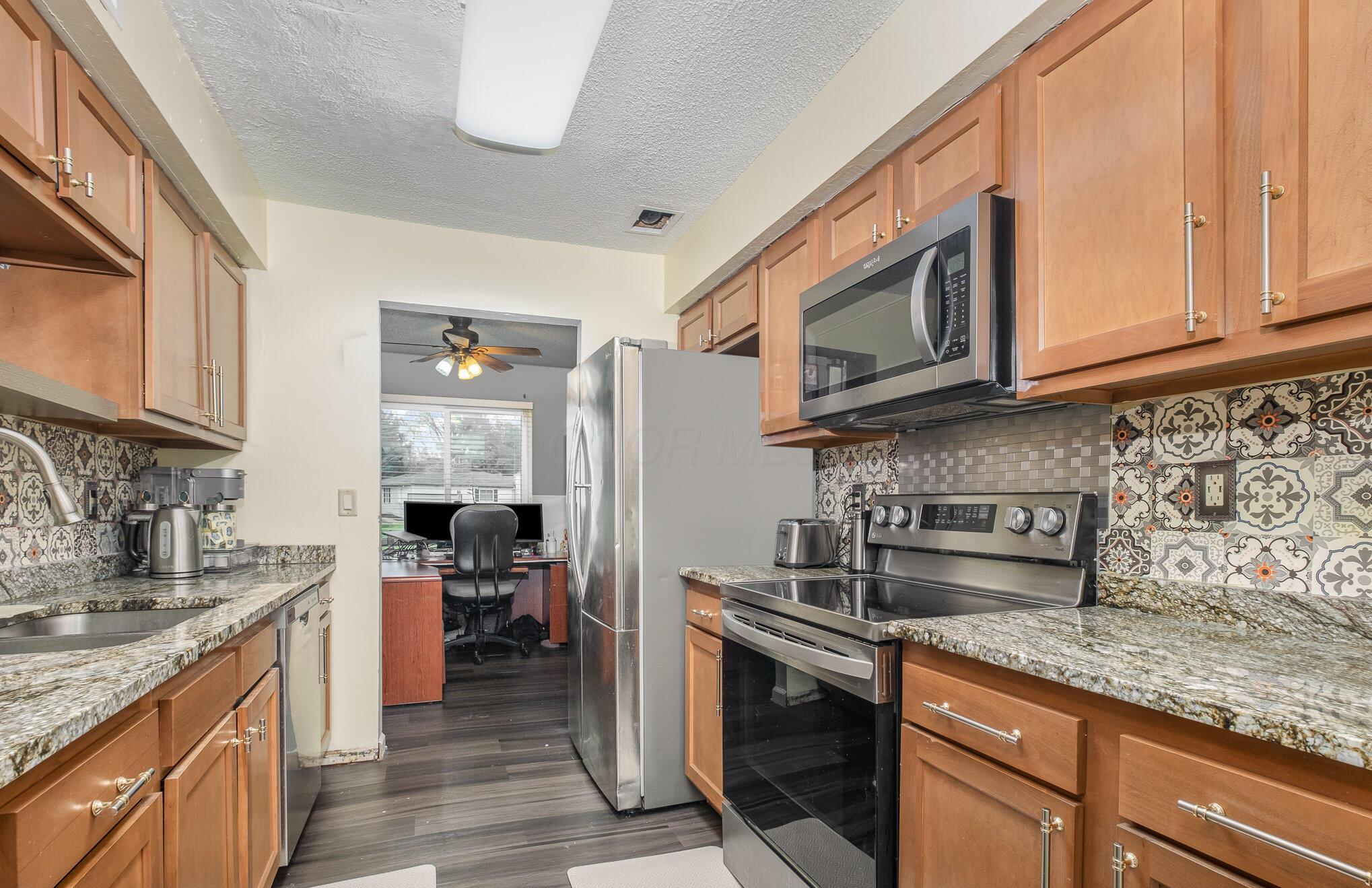 6150 Baskerville Drive, Columbus, Ohio image 11