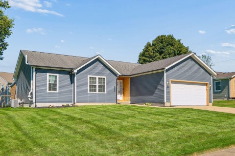Homes For Sale - 572 Wildflower Drive<br/> Newark, OH 43055