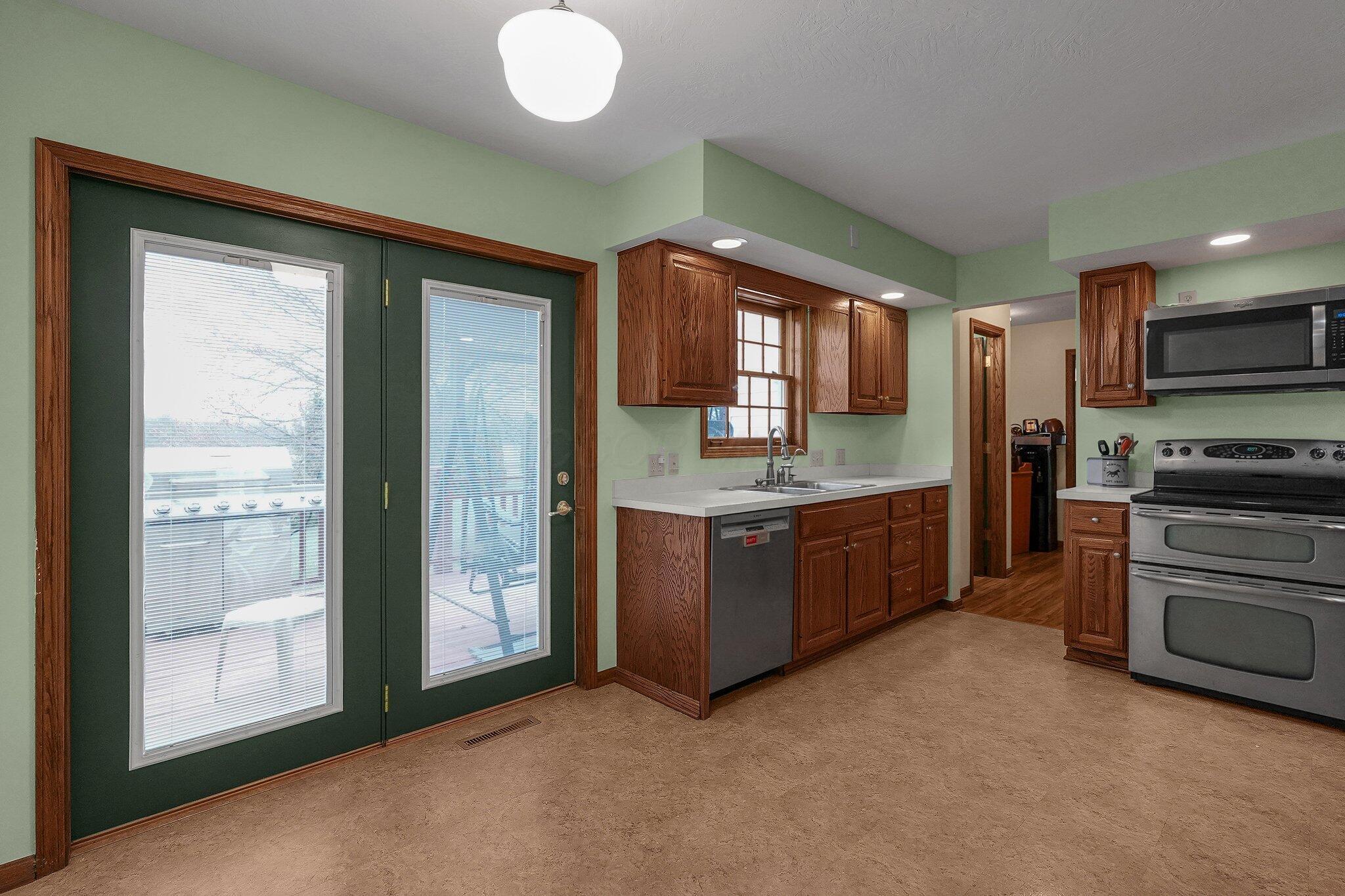 11085 New Delaware Road, Mount Vernon, Ohio image 8