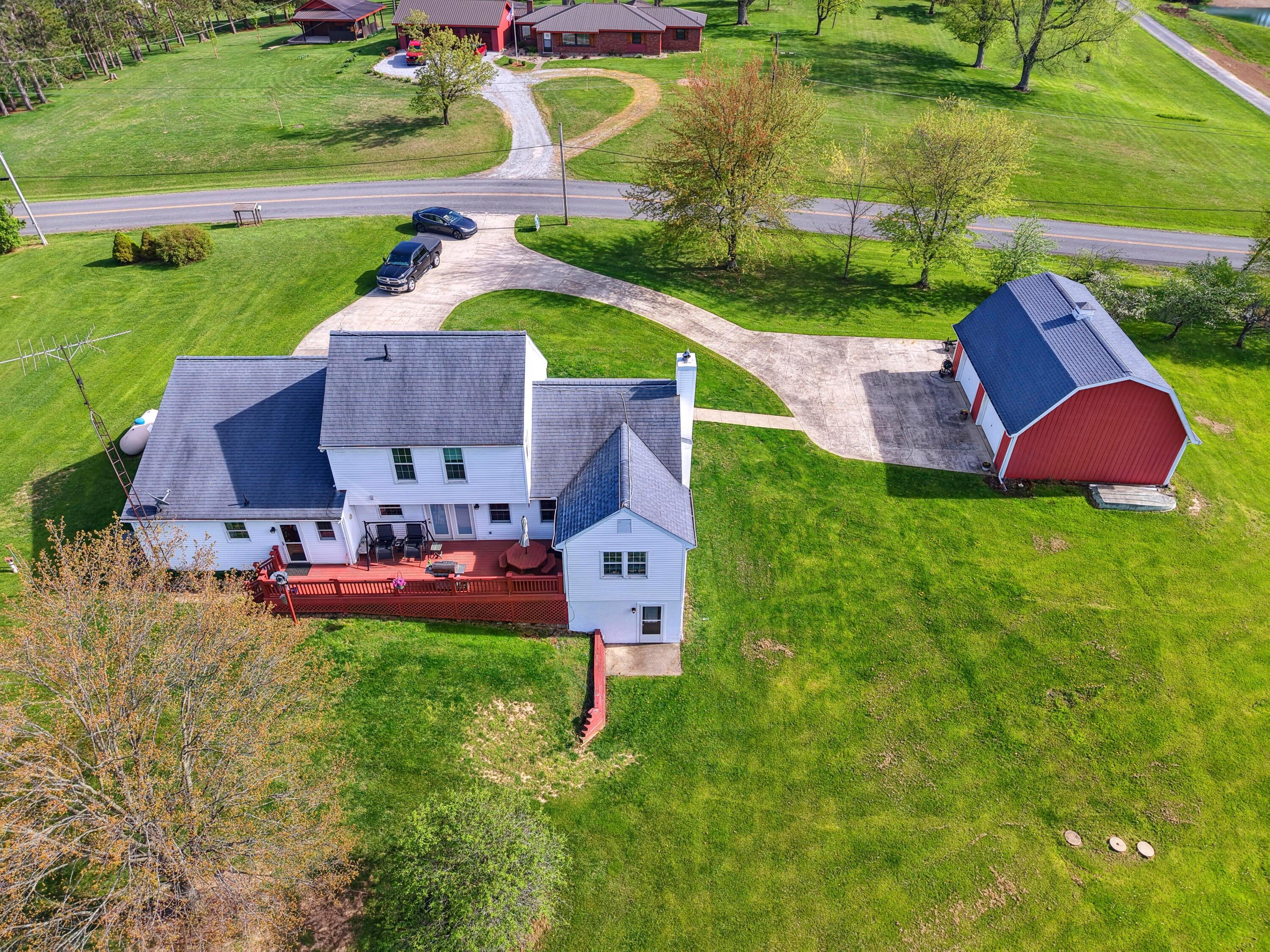 11085 New Delaware Road, Mount Vernon, Ohio image 3