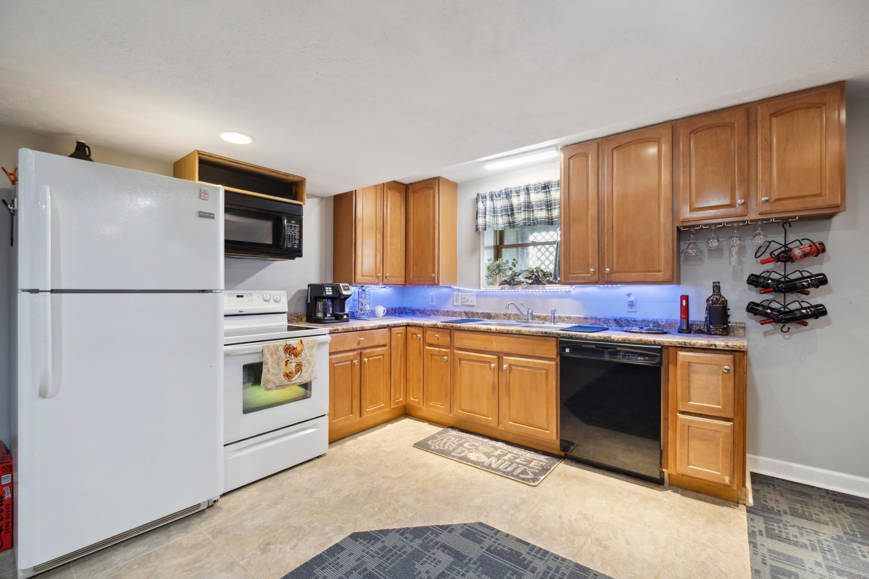 11085 New Delaware Road, Mount Vernon, Ohio image 27