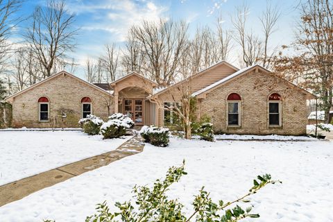 Photo of 6253 Headley Heights Court, Columbus, OH 43230 (MLS # 226004212)