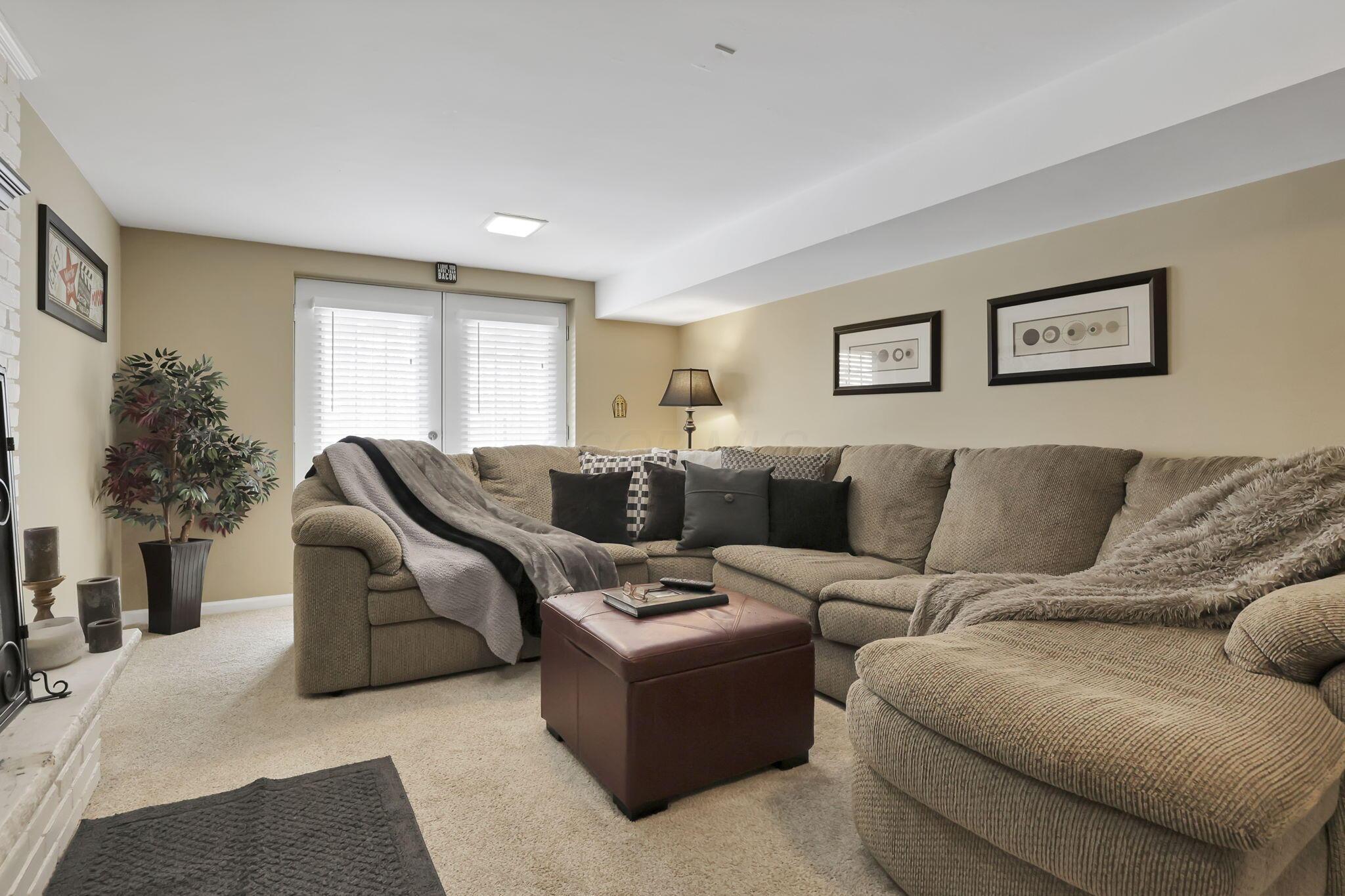 525 Londonderry Lane, Newark, Ohio image 47
