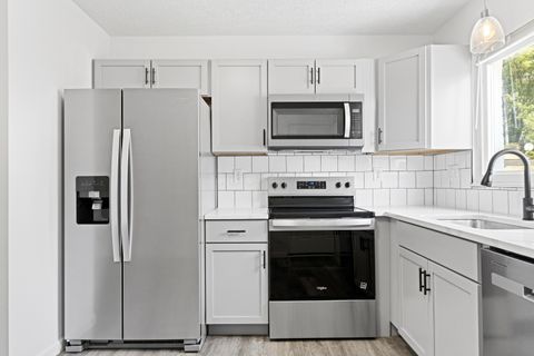 Photo of 1778 Quigley Road, Columbus, OH 43227 (MLS # 225037957)