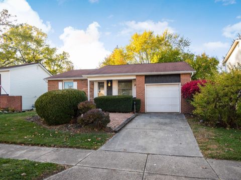 Photo of 2103 Keller Place W, Grove City, OH 43123 (MLS # 225042297)