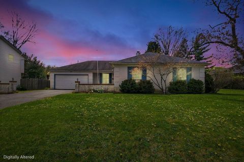 Photo of 6881 Roundelay Road N, Reynoldsburg, OH 43068 (MLS # 226011365)