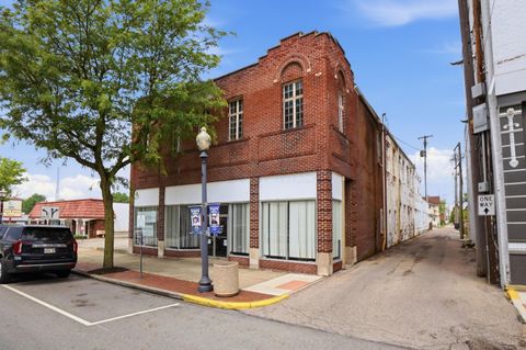 Photo of 134 W Court Street, Washington Court House, OH 43160 (MLS # 226019656)