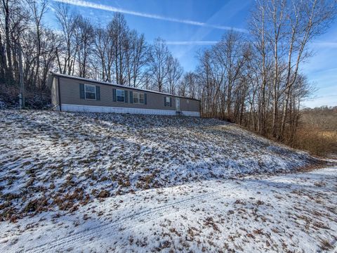 Photo of 6746 Blue Bell Road, Cumberland, OH 43732 (MLS # 226002368)